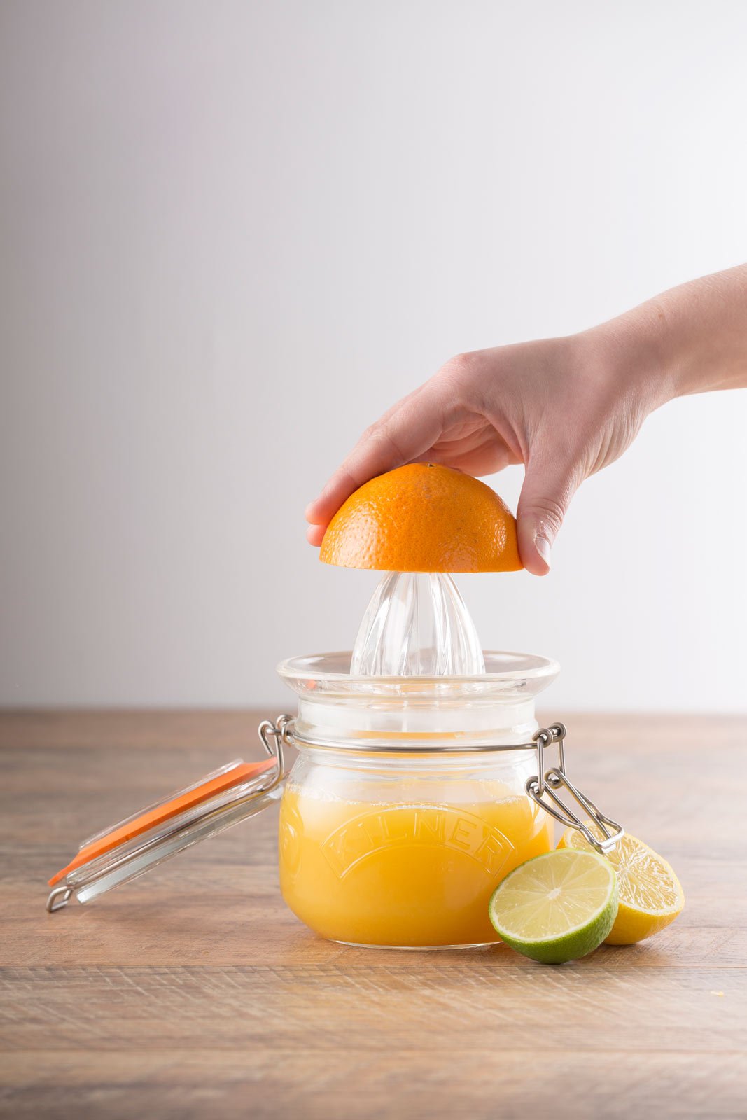 Zitronen - und Orangenpresse aus Glas - Haushaltsreinigung.at